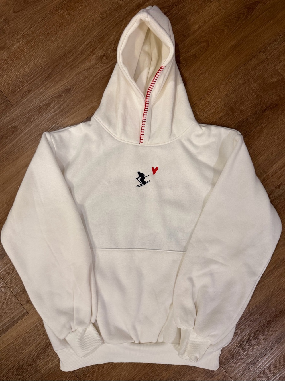 NWOT 7S Revival Après Ski Embroidered Graphic Hoodie White Size Small